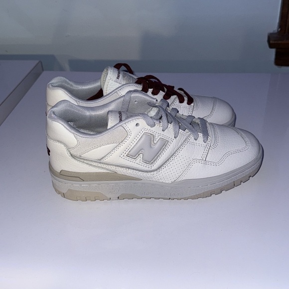 NEW BALANCE SNEAKERS - Picture 1 of 5